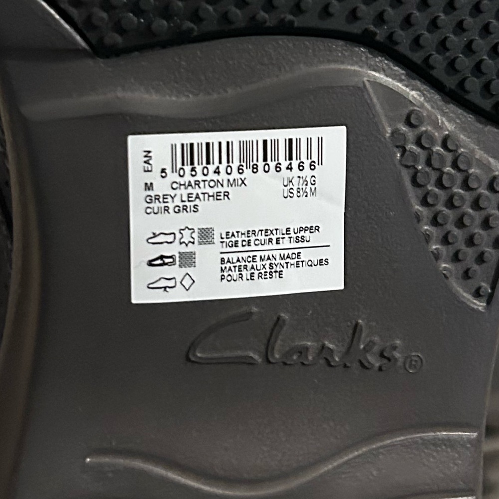 NWT. Men’s 8.5 gray tie up shoes. Clark’s. Never worn. $125.00 original cost - Picture 6 of 9